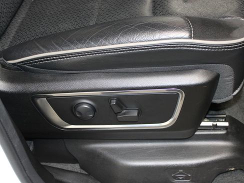 Used 2024 RAM 1500 Laramie image 24