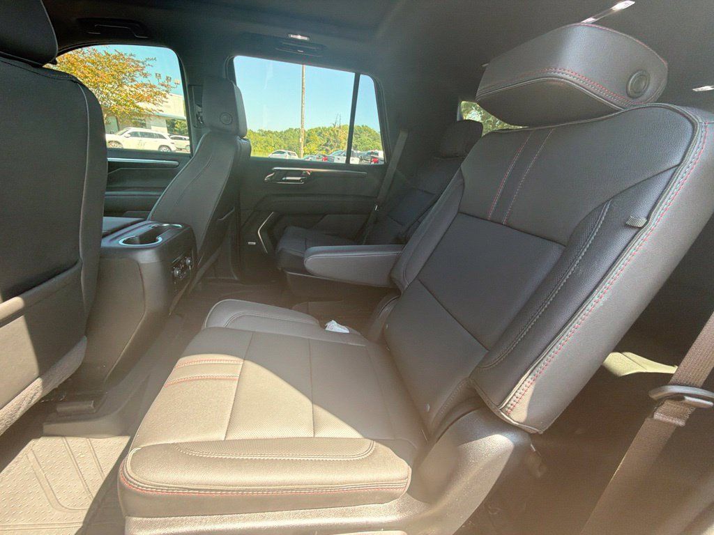 Used 2025 Chevrolet Tahoe RST w/ Comfort Package AWD/4WD image 6