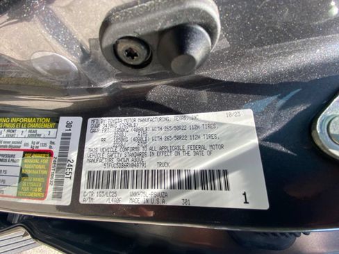 Used 2024 Toyota Tundra Capstone AWD/4WD image 27