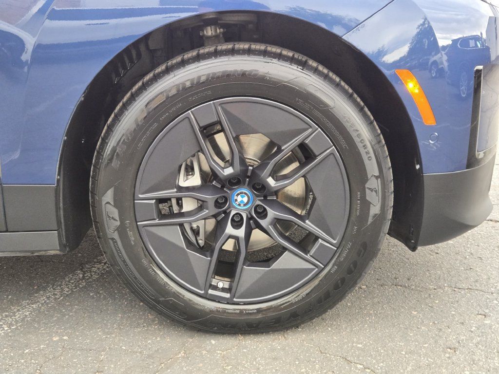 Certified 2024 BMW iX xDrive50 AWD/4WD image 12