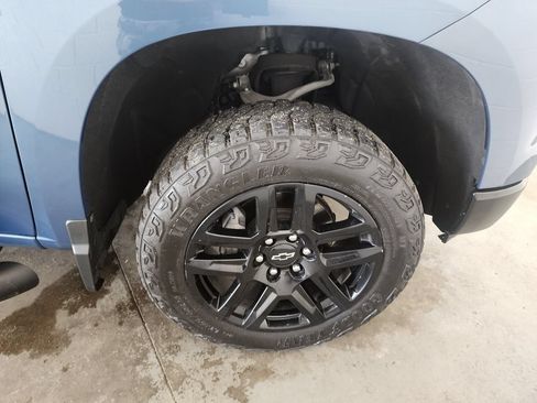 Used 2024 Chevrolet Silverado 1500 LT Trail Boss w/ Convenience Package II AWD/4WD image 43