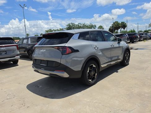 New 2027 Kia Sportage EX FWD image 8