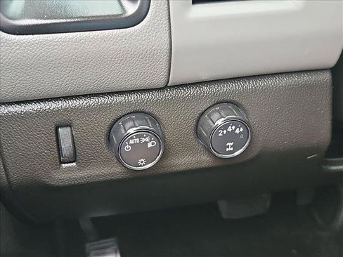 Certified 2018 Chevrolet Colorado W/T w/ Custom Special Edition AWD/4WD image 17