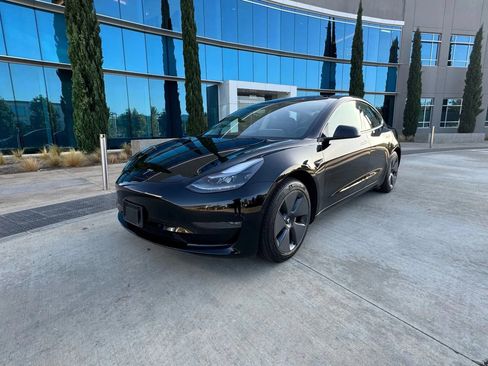 Used 2022 Tesla Model 3 RWD image 2