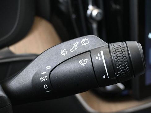 New 2026 Volvo XC60 B5 Plus w/ Protection Package Premier image 29