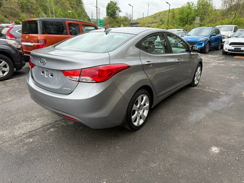 Used 2013 Hyundai Elantra Limited FWD image 3