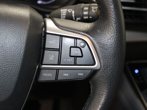 Used 2024 Toyota Sienna XLE image 38