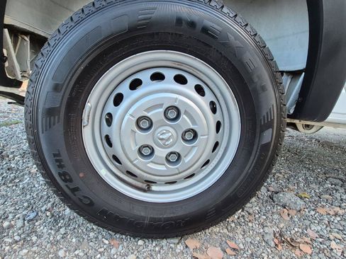 Used 2026 RAM ProMaster 2500 w/ Convenience Group FWD image 13