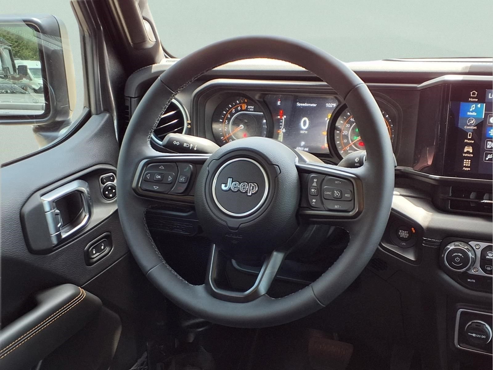 Used 2025 Jeep Gladiator Sport AWD/4WD image 14