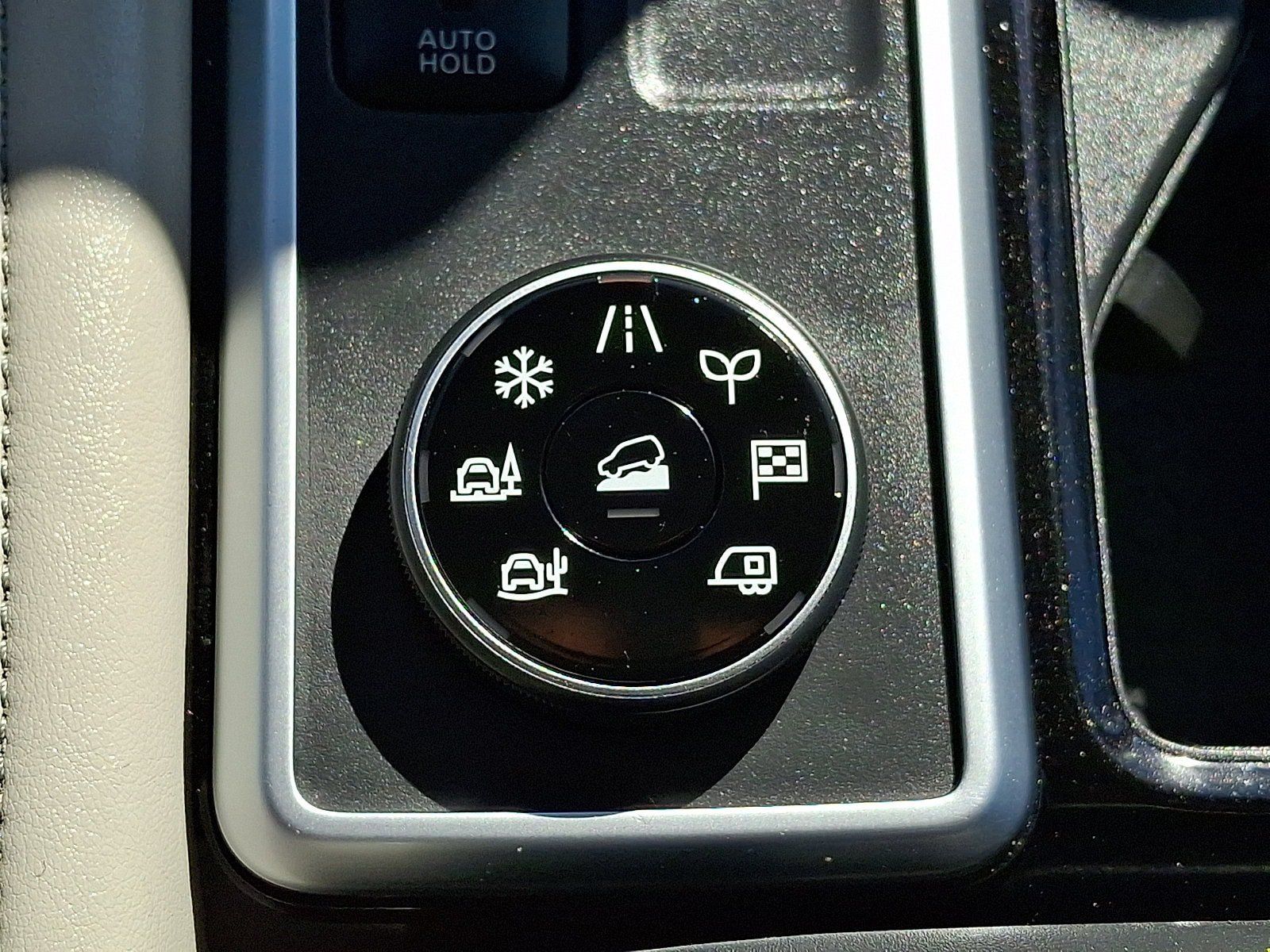 Used 2025 Nissan Pathfinder SL w/ SL Premium Package AWD/4WD image 28
