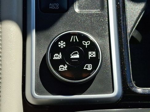 Used 2025 Nissan Pathfinder SL w/ SL Premium Package AWD/4WD image 28
