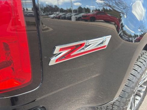 Used 2022 Chevrolet Colorado Z71 AWD/4WD image 7
