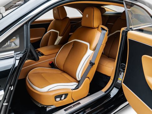 Used 2024 Rolls-Royce Spectre w/ Spectre Launch Package AWD/4WD image 3