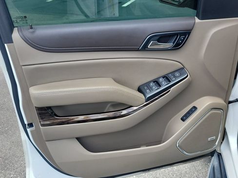 Used 2020 GMC Yukon SLT w/ Premium Edition RWD image 18