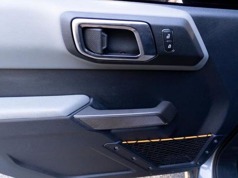 Used 2023 Ford Bronco Badlands image 12