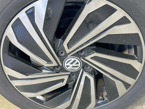 Used 2019 Volkswagen Jetta SEL Premium image 32