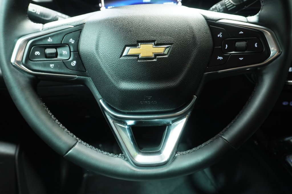 Used 2025 Chevrolet Trax LT w/ Driver Confidence Package FWD image 17