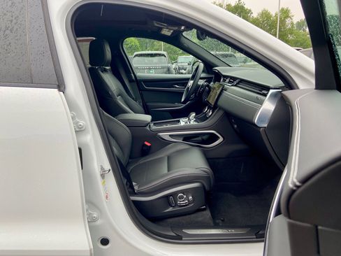 New 2026 Jaguar F-PACE R-Dynamic S image 3