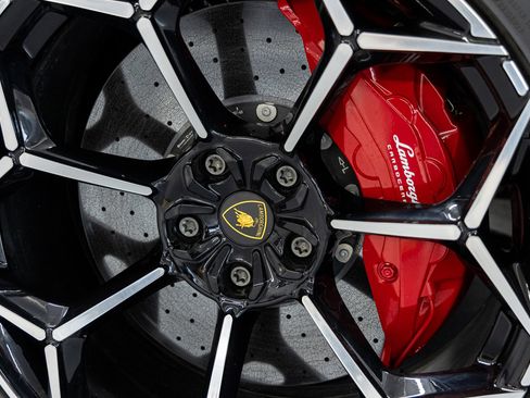 Used 2024 Lamborghini Urus Performante image 17