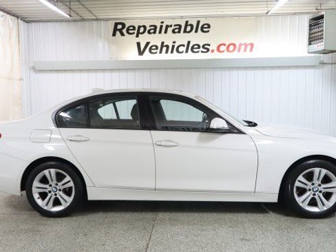 Used 2016 BMW 328i xDrive Sedan AWD/4WD image 4