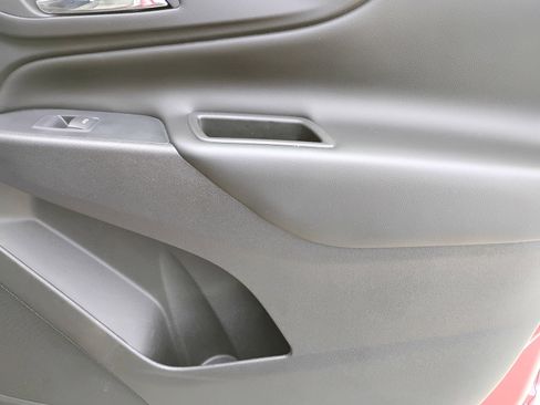 Used 2018 Chevrolet Equinox LT image 19