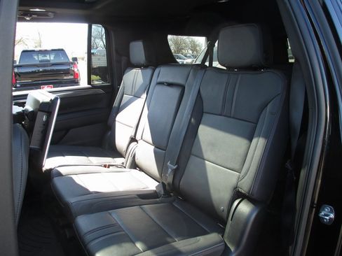 Used 2023 Chevrolet Suburban RST image 22