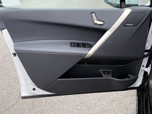 Used 2026 BMW iX xDrive45 w/ Premium Package image 19