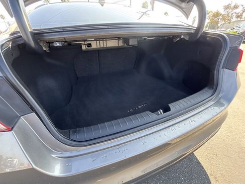 Used 2018 Kia Optima EX image 16