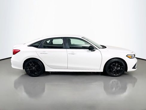 Used 2024 Honda Civic Sport image 4