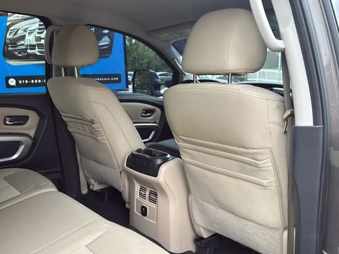 Used 2016 Nissan Titan SV RWD image 21