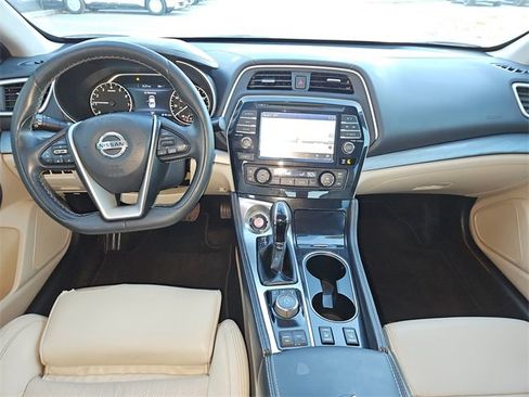 Used 2017 Nissan Maxima 3.5 SV image 8