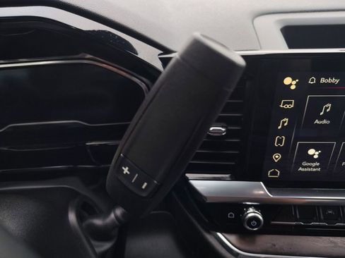 Used 2024 GMC Sierra 1500 SLT image 10