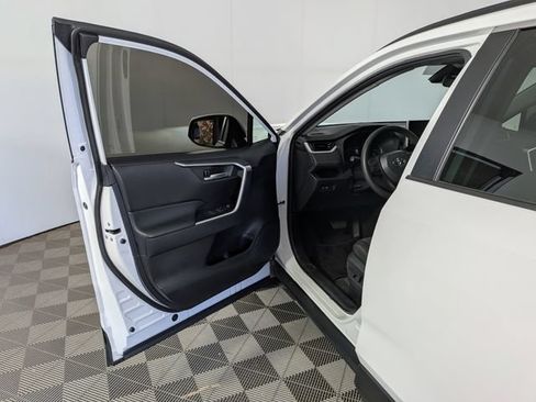 Used 2024 Toyota RAV4 XLE FWD image 11