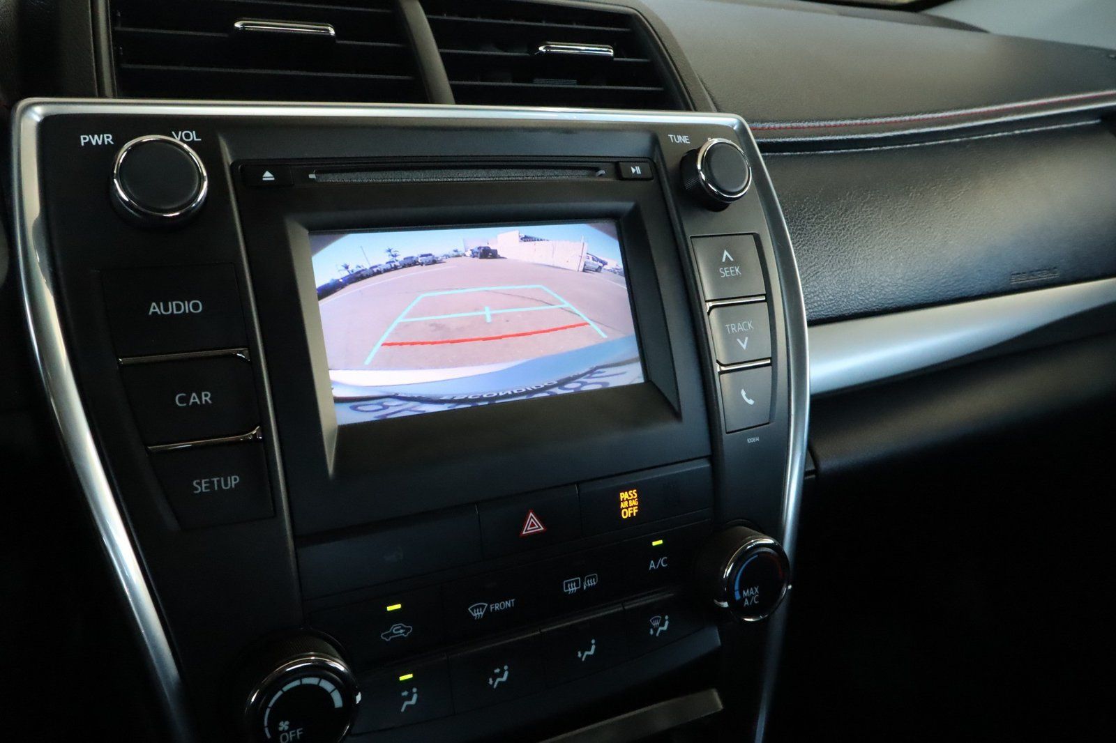 Used 2017 Toyota Camry SE FWD image 26