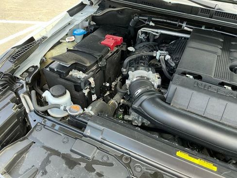 Used 2024 Nissan Frontier SV image 18