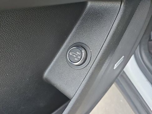 Used 2022 Chevrolet Traverse RS image 31