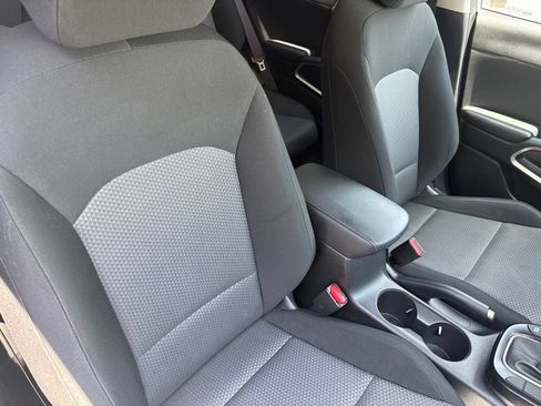 Used 2020 Kia Soul LX FWD image 12