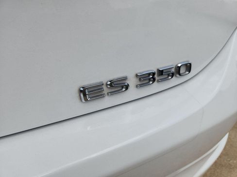 Used 2024 Lexus ES 350 F Sport w/ Accessory Package (Z2) FWD image 32