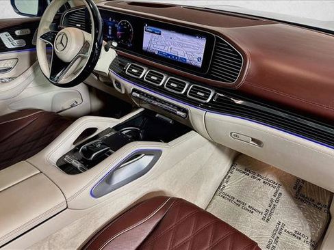 Used 2024 Mercedes-Benz Maybach GLS 600 4MATIC image 28