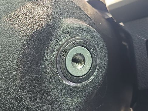 Used 2015 Toyota RAV4 XLE image 17