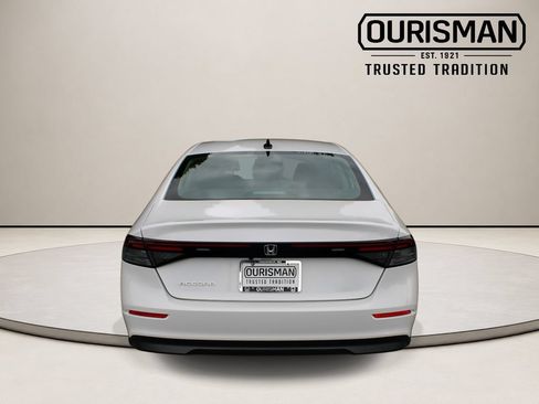 Used 2025 Honda Accord SE image 8