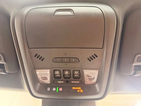 Used 2025 Cadillac XT4 Sport AWD/4WD image 45