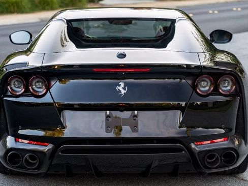 Used 2022 Ferrari 812 GTS RWD image 4