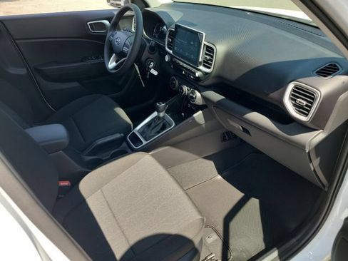 New 2026 Hyundai Venue SE FWD image 18
