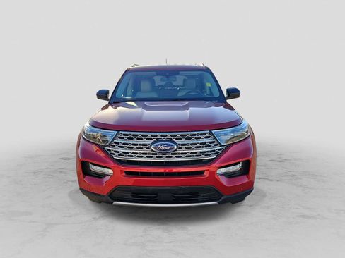 Used 2024 Ford Explorer Limited image 3