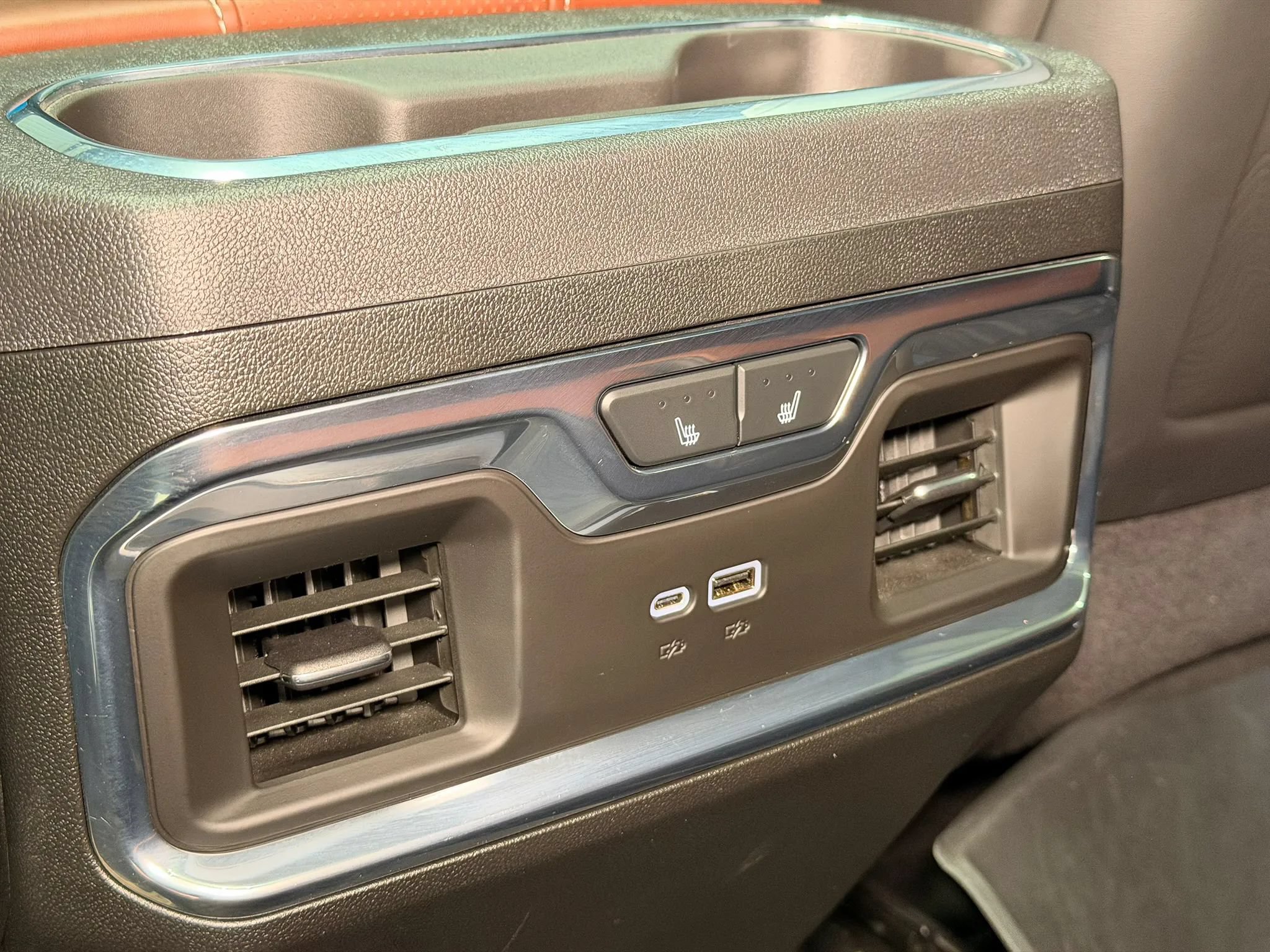 Used 2025 GMC Sierra 3500 Denali Ultimate AWD/4WD image 14