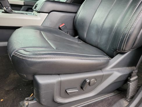 Used 2019 Ford F150 Lariat w/ Trailer Tow Package image 15