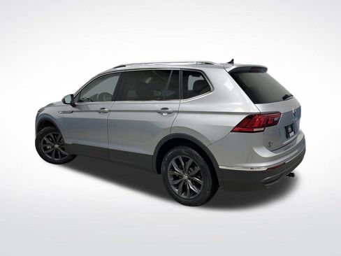 Used 2024 Volkswagen Tiguan SE image 3