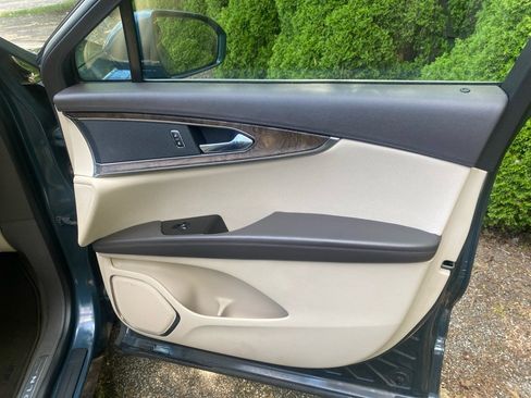 Used 2016 Lincoln MKX Reserve w/ Climate Package AWD/4WD image 27