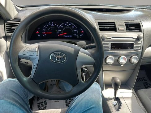 Used 2011 Toyota Camry LE w/ LE Extra-Value Pkg FWD image 5